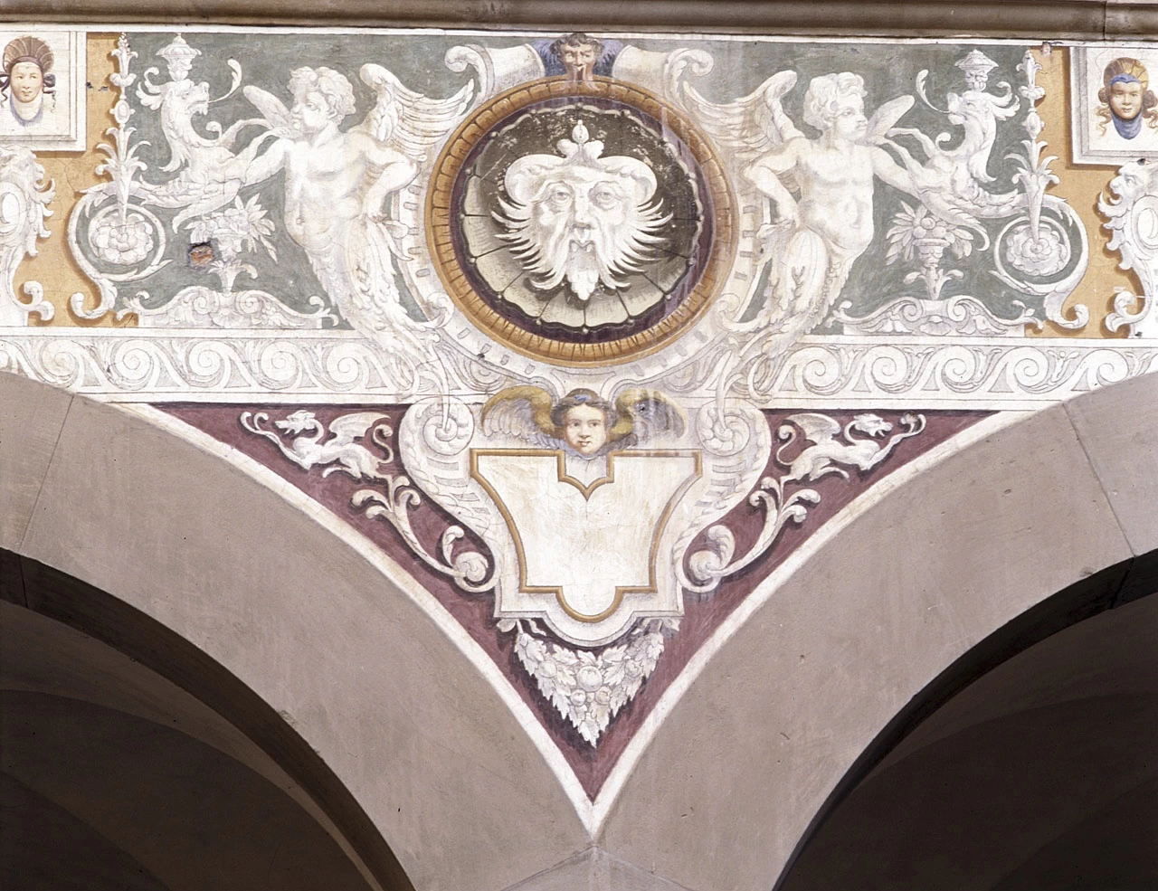 Storie di Goffredo di Buglione, decorazioni a grottesche, figure mitologiche - Villa Medicea della Petraia, Firenze